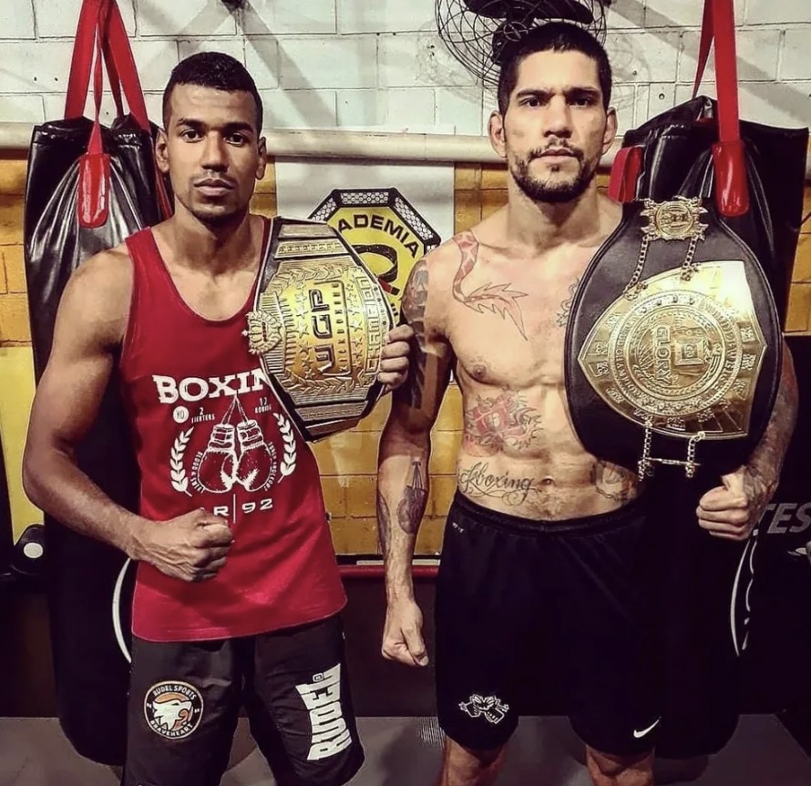 Jonas Julio - Alex Pereira